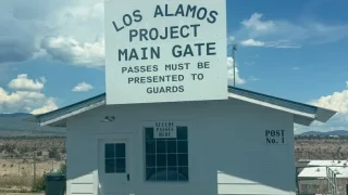 Fotr na tripu 12, Oppenheimer a Los Alamos