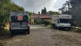 Elba s obytným autem
