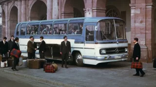 Mercedes ve službách socialistického Československa. Čedok tento luxus ale domácím turistům nedopřál