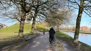 Fotr na tripu 11, Bruggy