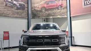 Fotr na tripu 12, Ford F-150 muzeum