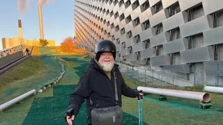 Lyžování na elektrárně? Proč ne. Fotr našel místo, kde k lyžování není potřeba ani sníh, ani hory