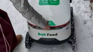 Fotr na tripu 9, Talinn roboti