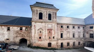 V zapomenutém kraji Slovenska jsme našli skvělé ubytování a nádhernou kavárnu. Ano, v téhle budově