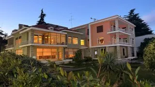 Fotr na tripu 11, Tirana