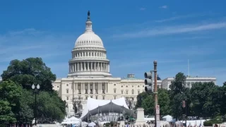 Donald Trump připravil novou verzi amerických víz. Žadatelé musí složit vratnou zálohu 316 tisíc