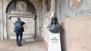 Fotr na tripu 11, Neapol II