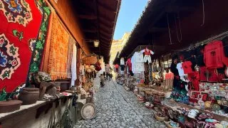 Fotr na tripu 11, Tirana