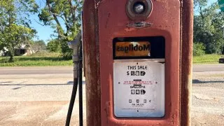 Fotr na tripu 12, Benzínky na Route 66