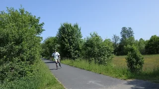 Tohle se bude bruslařům líbit. Na hranicích s Rakouskem se jezdí po bývalé železnici a je to super