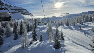 Lyžování v Itálii už stojí 2000 korun na den. Pořád je to ale lepší, než trpět ve Špindlu