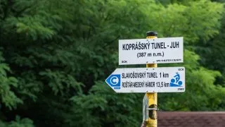 Trip Muránska planina, Gemerske spojky, jeskyně