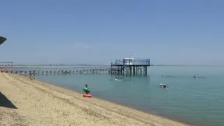 Fotr na tripu, místa setkání s Čechy