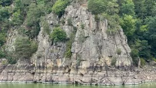 Odhalené břehy Vltavy