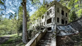 Děsivé sanatorium, televizní věž i lanovka. Cestou na Jadran turisté u Záhřebu míjí zážitkový kopec