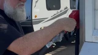 Fotr na tripu 10, tankování v Kanadě