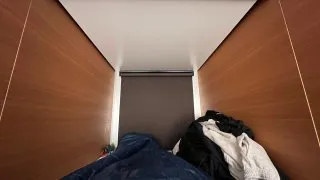 Sleeping pods, spaní v regálu