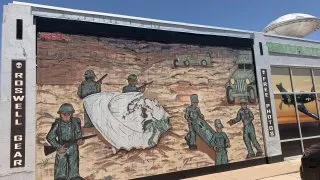 Fotr na tripu 12, Roswell