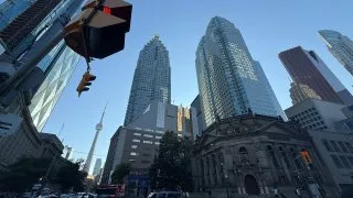 Fotr na tripu 10, psí fontána