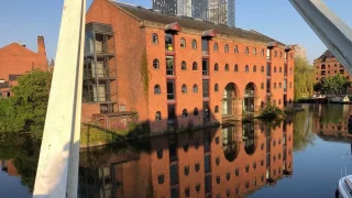 Dobrodružství malé cácorky: V osmnácti se sbalila a sama vyrazila na cesty do Británie