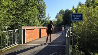 Vsetínská Bečva: Cestu devíti mostů si cyklisté užijí, bruslaři zapláčou nad povrchem