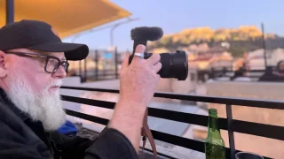 Akropole bez romantiky. Co vás čeká, když vyrazíte na nejslavnější kopec Řecka v hlavní sezoně