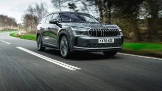 Škoda aktuálně posílá zákazníky zdarma na dovolenou do lesa. Stačí koupit Kodiaq na správném místě