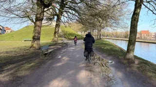 Fotr na tripu 11, Bruggy