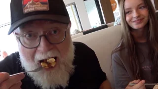 Fotr na tripu 10, poutine