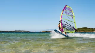 Za úraz mohou platit i ti, kteří mají cestovní pojištění. Stačí zkusit trampolínu nebo vodní skútr