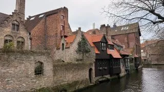 Fotr na tripu 11, Bruggy