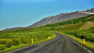 První země zavedla daň za ujetý kilometr. Výjimku nemají ani elektrická auta, jsou totiž viníkem