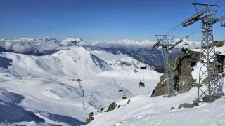 Den na sjezdovce v evropských střediscích vyjde i na 2500 Kč. Někde meziročně zdražili až o čtvrtinu