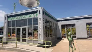 Fotr na tripu 12, Roswell