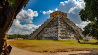 Za kouzlem Mayů: Jednodenní výprava do Chichén Itzá zakončená osvěžením v krasové propasti